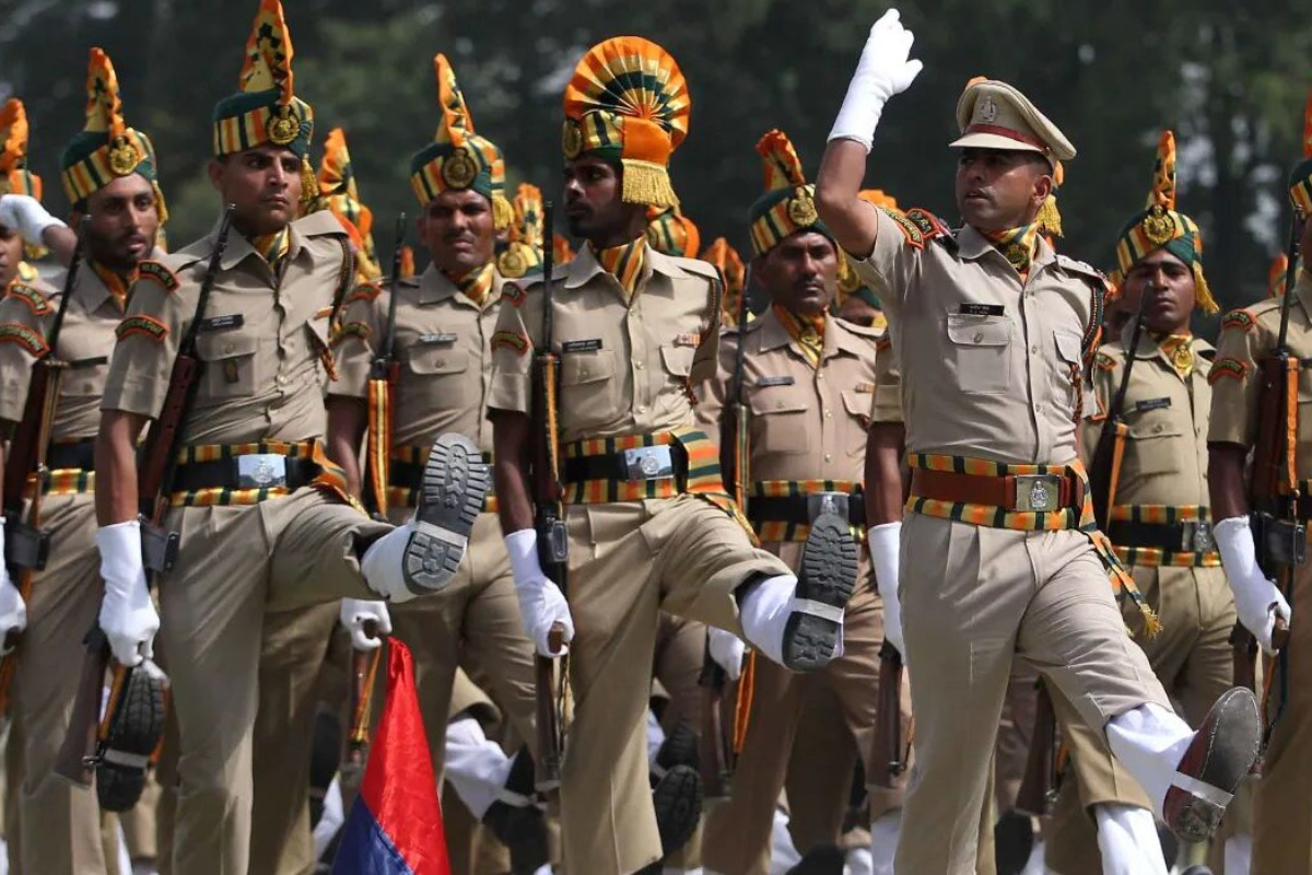 UP Constable recruitment 2023: UP पुलिस में 50,000+ पदों पर निकली कांस्टेबल के लिए भर्ती, 10वीं 12वीं पास दे सकते है आवेदन 4 UP Constable recruitment 2023: UP पुलिस में 50,000+ पदों पर निकली कांस्टेबल के लिए भर्ती, 10वीं 12वीं पास दे सकते है आवेदन